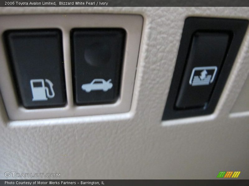 Blizzard White Pearl / Ivory 2006 Toyota Avalon Limited