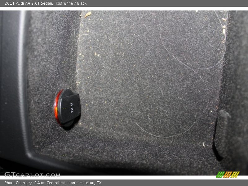 Ibis White / Black 2011 Audi A4 2.0T Sedan