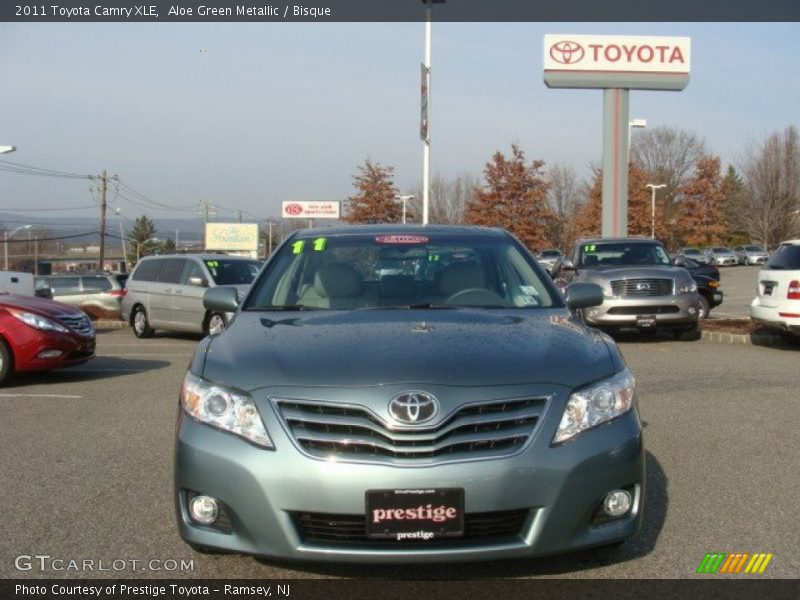 Aloe Green Metallic / Bisque 2011 Toyota Camry XLE