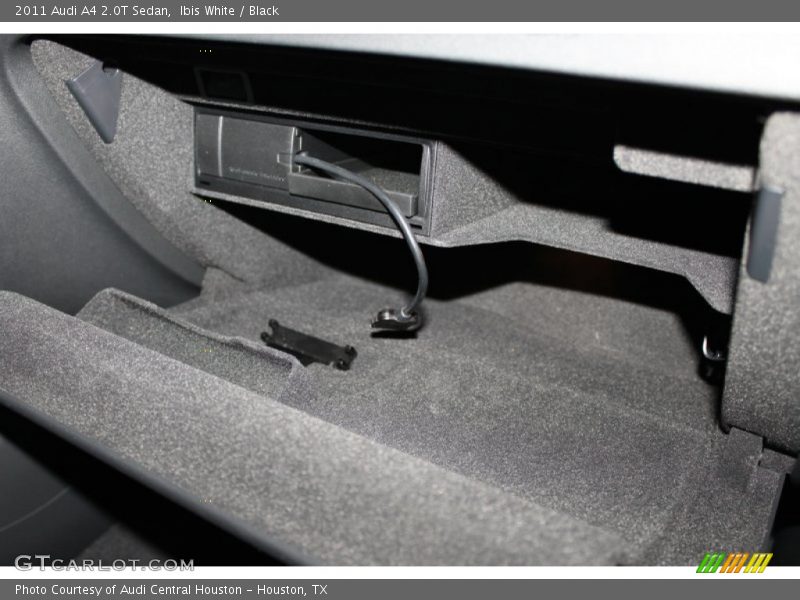 Ibis White / Black 2011 Audi A4 2.0T Sedan