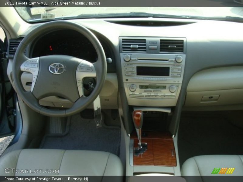 Aloe Green Metallic / Bisque 2011 Toyota Camry XLE