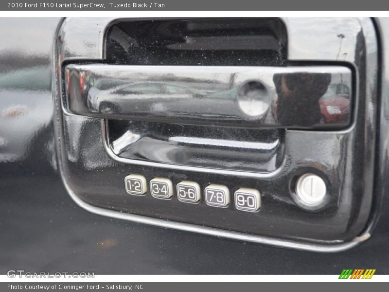 Tuxedo Black / Tan 2010 Ford F150 Lariat SuperCrew