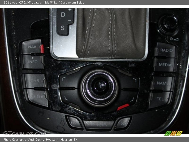 Ibis White / Cardamom Beige 2011 Audi Q5 2.0T quattro