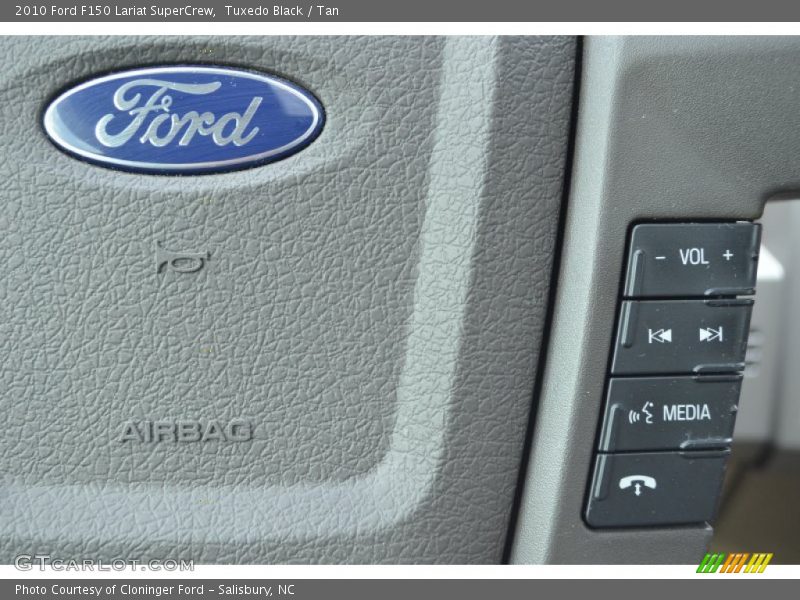 Tuxedo Black / Tan 2010 Ford F150 Lariat SuperCrew