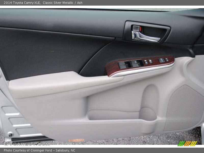 Classic Silver Metallic / Ash 2014 Toyota Camry XLE