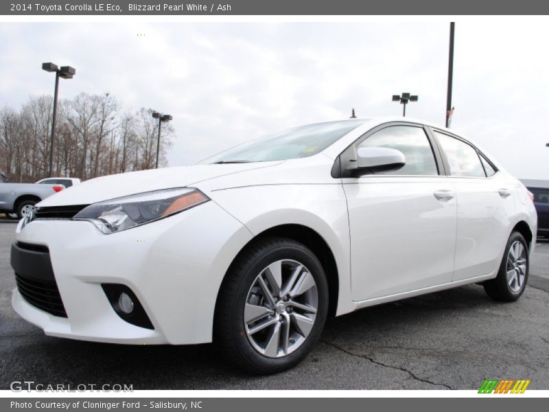 Front 3/4 View of 2014 Corolla LE Eco
