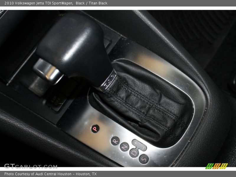 Black / Titan Black 2010 Volkswagen Jetta TDI SportWagen