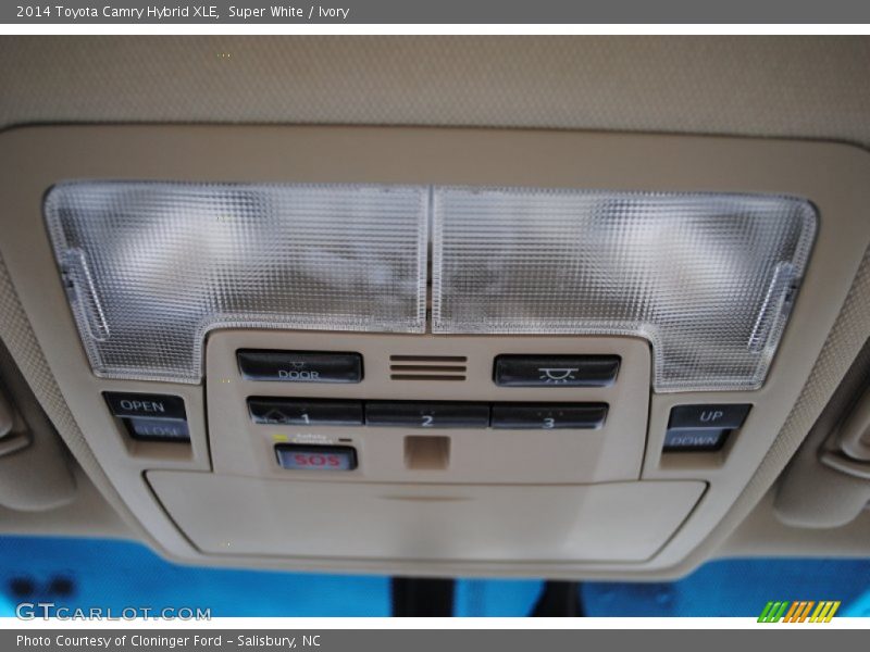 Super White / Ivory 2014 Toyota Camry Hybrid XLE