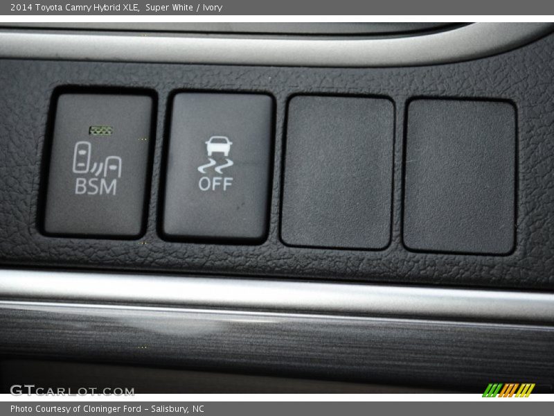 Super White / Ivory 2014 Toyota Camry Hybrid XLE