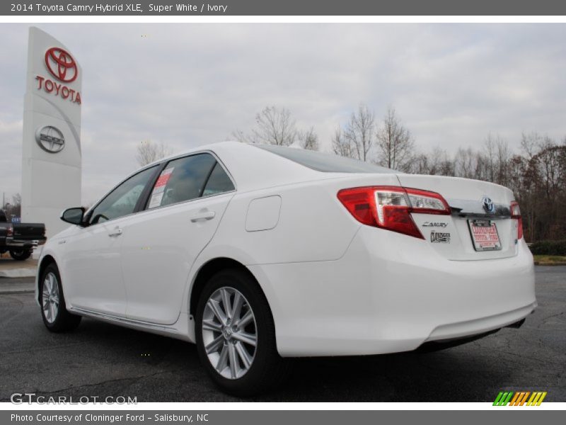 Super White / Ivory 2014 Toyota Camry Hybrid XLE