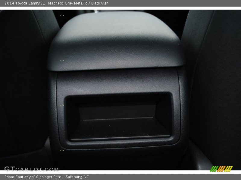 Magnetic Gray Metallic / Black/Ash 2014 Toyota Camry SE