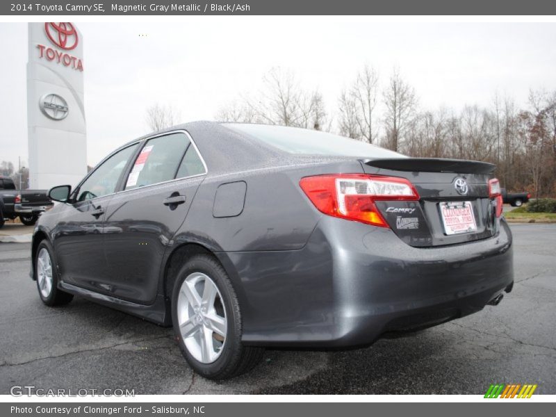 Magnetic Gray Metallic / Black/Ash 2014 Toyota Camry SE