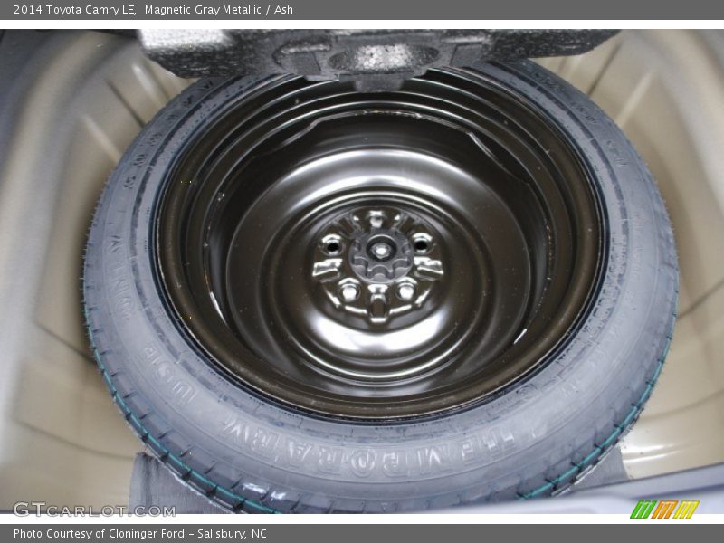 Magnetic Gray Metallic / Ash 2014 Toyota Camry LE