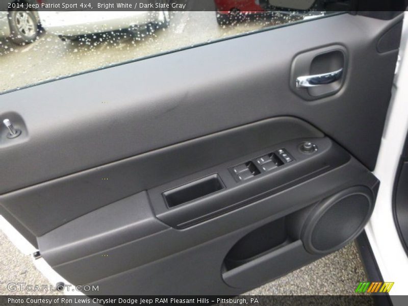 Bright White / Dark Slate Gray 2014 Jeep Patriot Sport 4x4