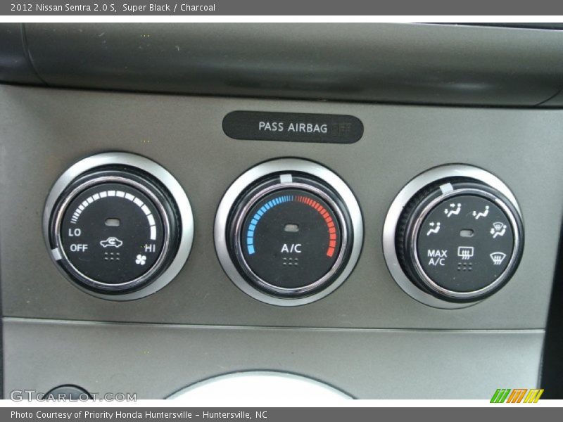Super Black / Charcoal 2012 Nissan Sentra 2.0 S