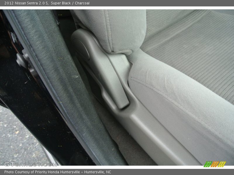 Super Black / Charcoal 2012 Nissan Sentra 2.0 S