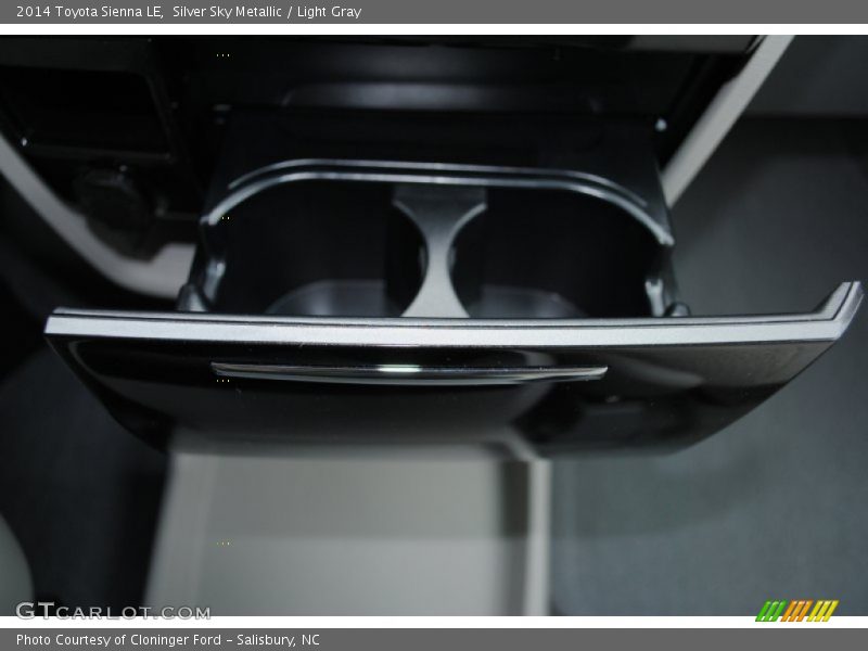 Silver Sky Metallic / Light Gray 2014 Toyota Sienna LE