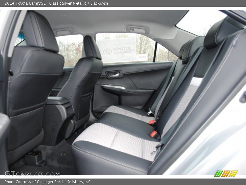 Classic Silver Metallic / Black/Ash 2014 Toyota Camry SE