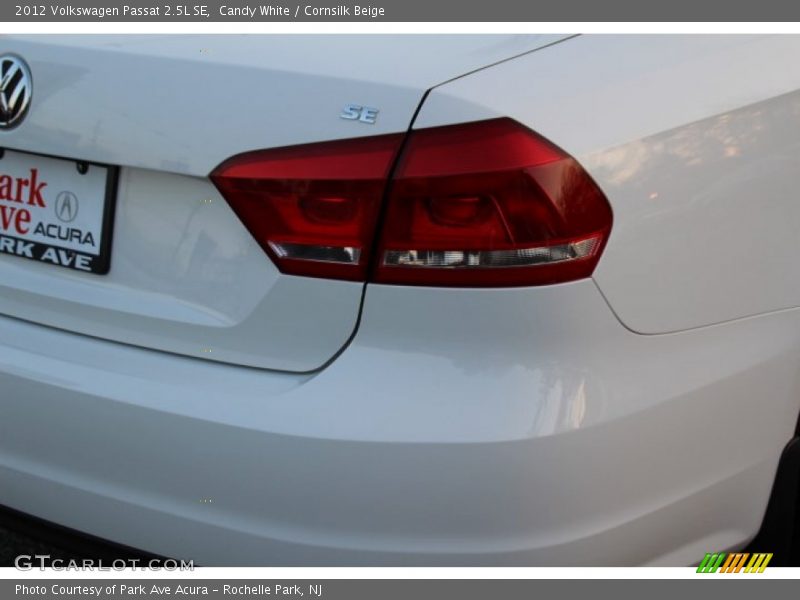 Candy White / Cornsilk Beige 2012 Volkswagen Passat 2.5L SE