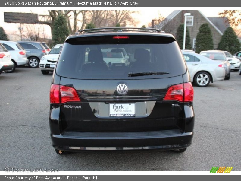 Nocturne Black Metallic / Aero Gray 2010 Volkswagen Routan SEL Premium