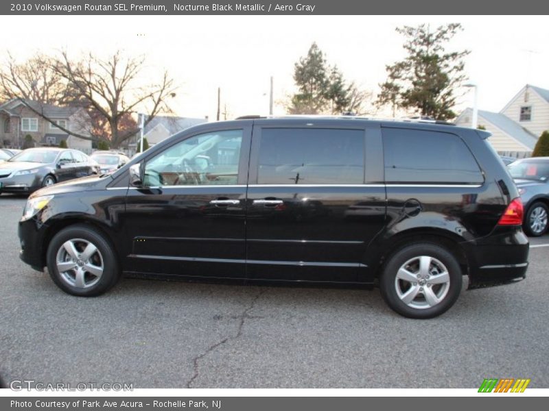 Nocturne Black Metallic / Aero Gray 2010 Volkswagen Routan SEL Premium