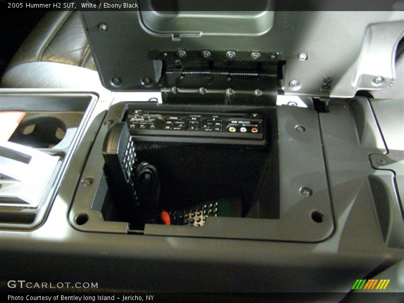 White / Ebony Black 2005 Hummer H2 SUT