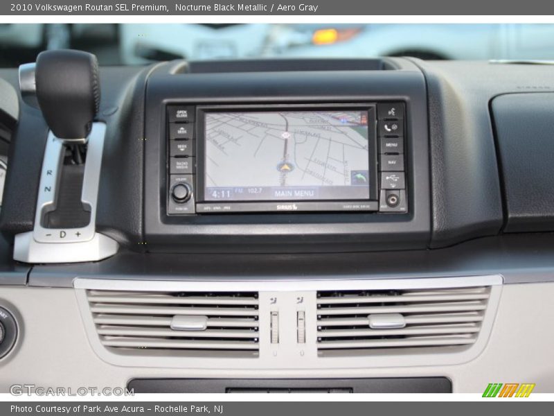 Nocturne Black Metallic / Aero Gray 2010 Volkswagen Routan SEL Premium