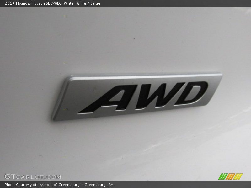 Winter White / Beige 2014 Hyundai Tucson SE AWD