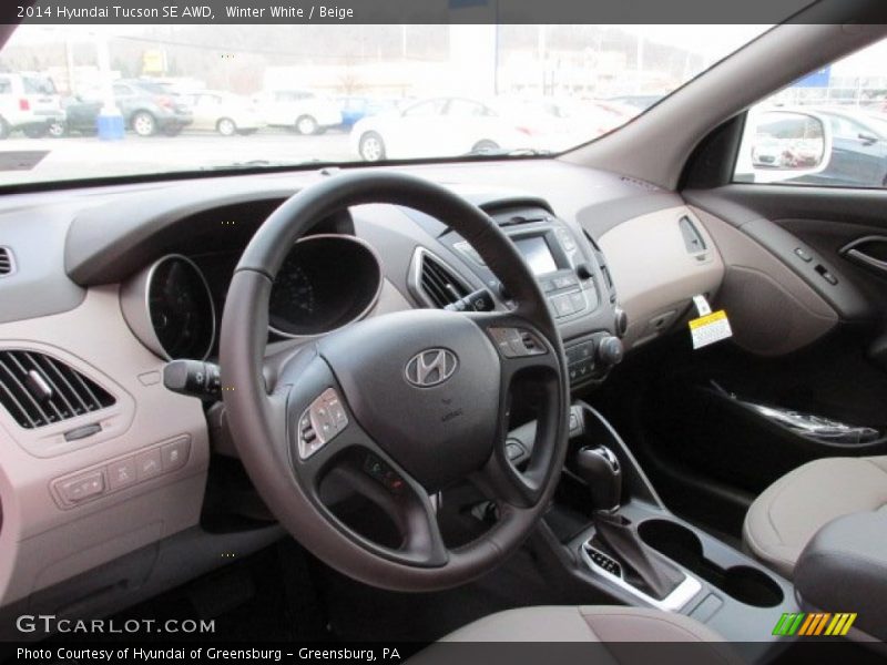 Winter White / Beige 2014 Hyundai Tucson SE AWD