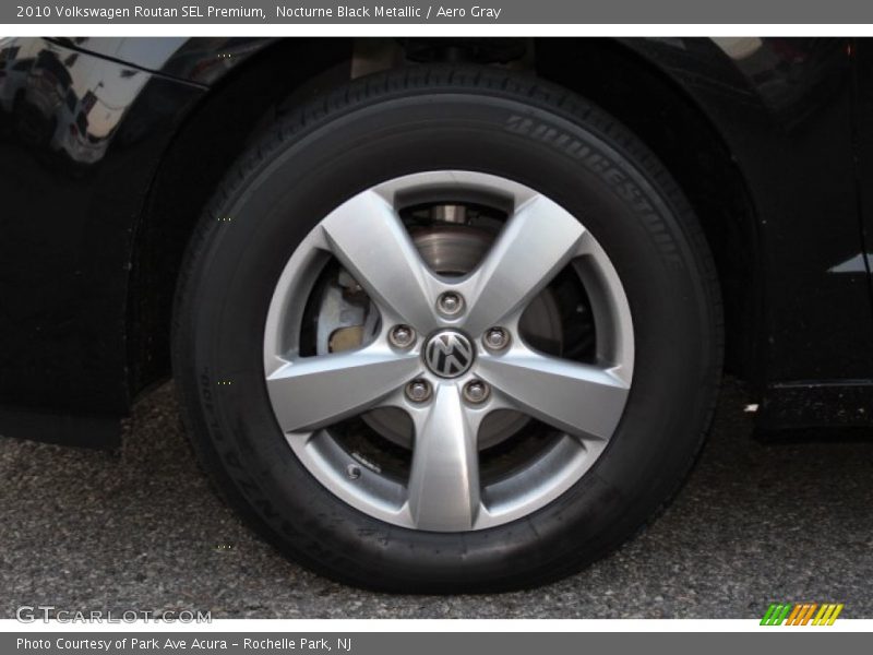 Nocturne Black Metallic / Aero Gray 2010 Volkswagen Routan SEL Premium