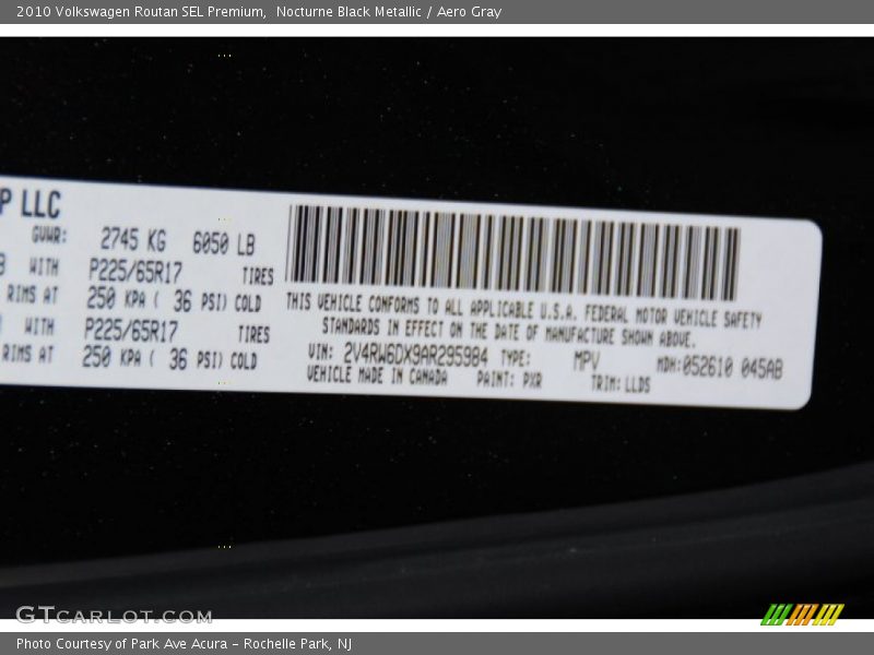 Nocturne Black Metallic / Aero Gray 2010 Volkswagen Routan SEL Premium