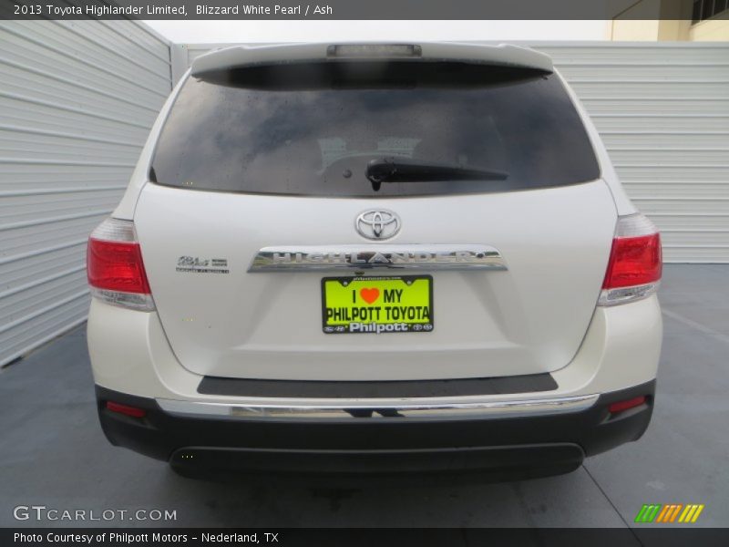 Blizzard White Pearl / Ash 2013 Toyota Highlander Limited