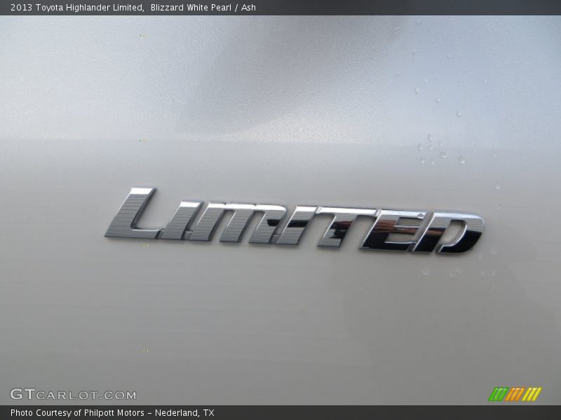 Blizzard White Pearl / Ash 2013 Toyota Highlander Limited