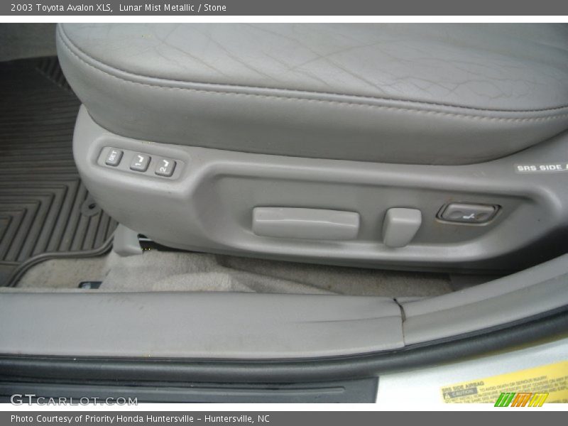 Lunar Mist Metallic / Stone 2003 Toyota Avalon XLS
