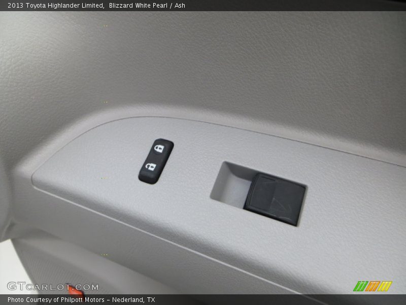 Blizzard White Pearl / Ash 2013 Toyota Highlander Limited