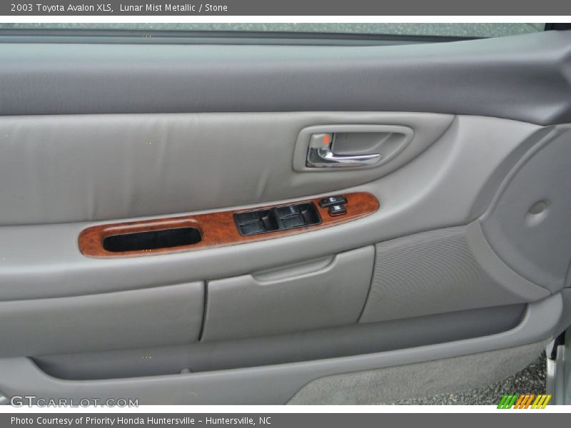 Lunar Mist Metallic / Stone 2003 Toyota Avalon XLS