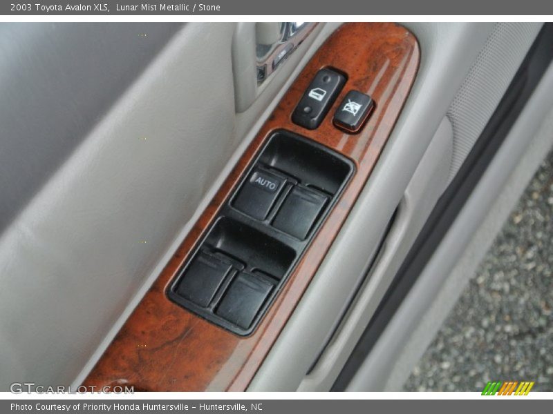 Lunar Mist Metallic / Stone 2003 Toyota Avalon XLS