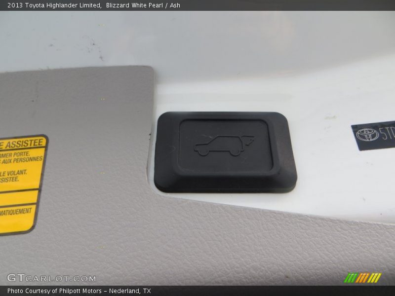 Blizzard White Pearl / Ash 2013 Toyota Highlander Limited