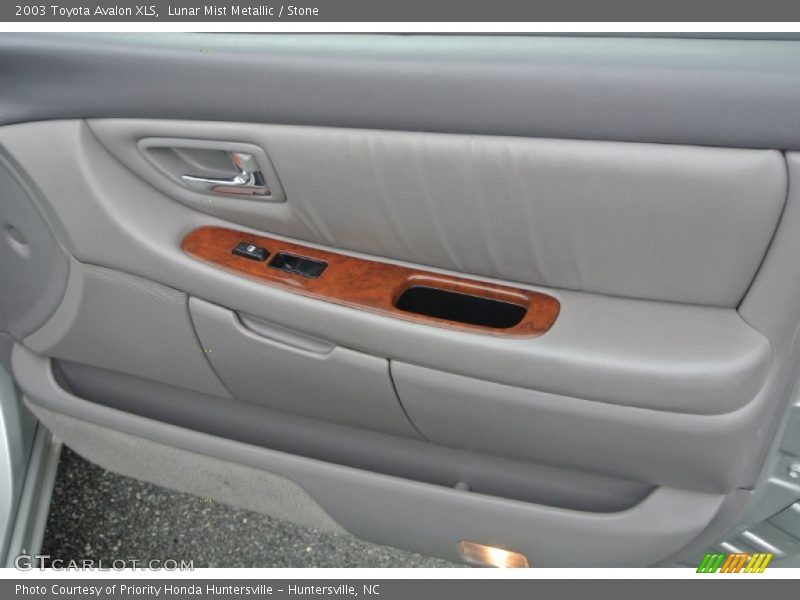 Lunar Mist Metallic / Stone 2003 Toyota Avalon XLS