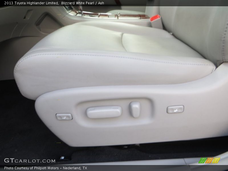 Blizzard White Pearl / Ash 2013 Toyota Highlander Limited