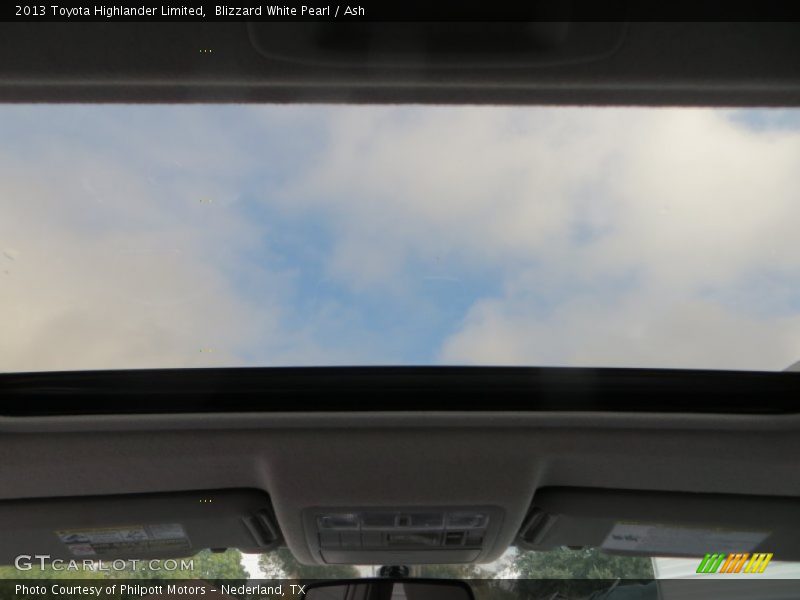 Blizzard White Pearl / Ash 2013 Toyota Highlander Limited