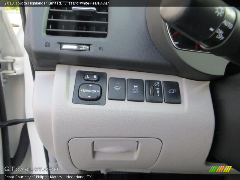 Blizzard White Pearl / Ash 2013 Toyota Highlander Limited