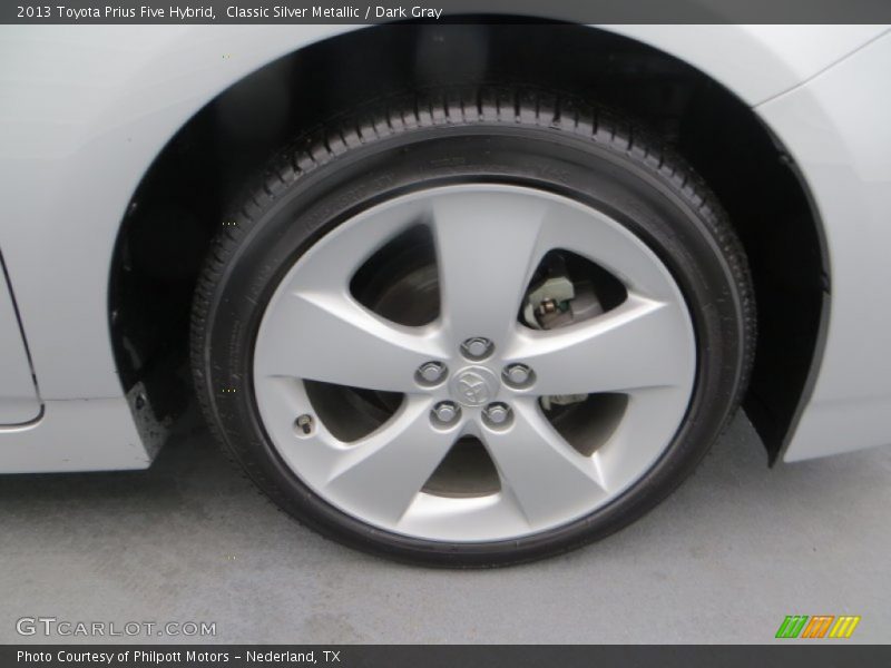 Classic Silver Metallic / Dark Gray 2013 Toyota Prius Five Hybrid