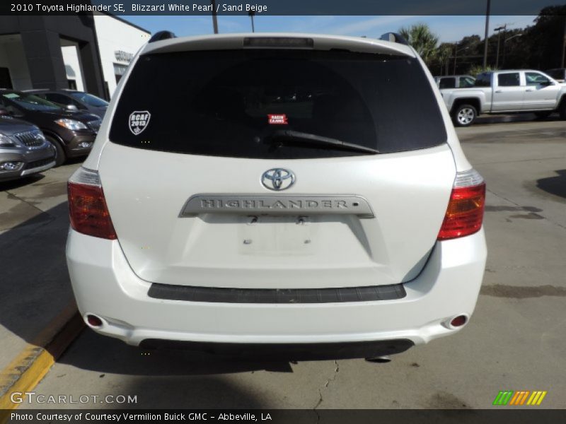 Blizzard White Pearl / Sand Beige 2010 Toyota Highlander SE