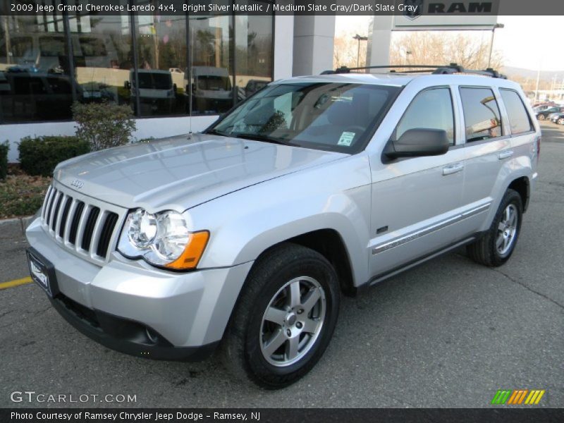 Bright Silver Metallic / Medium Slate Gray/Dark Slate Gray 2009 Jeep Grand Cherokee Laredo 4x4