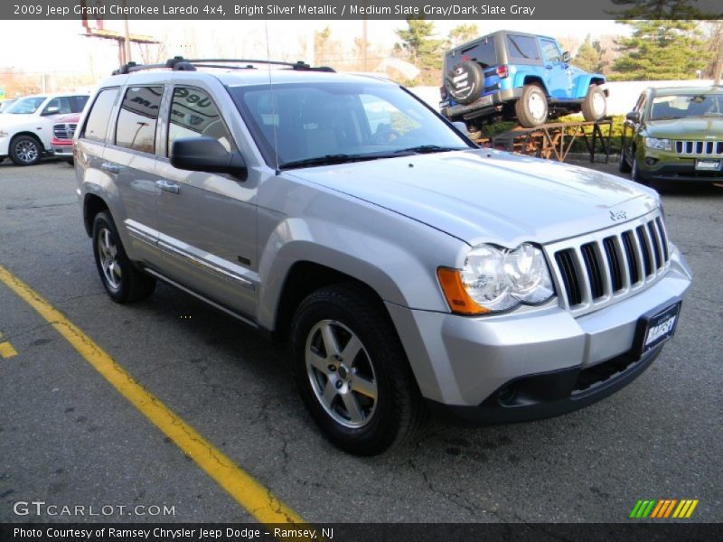 Bright Silver Metallic / Medium Slate Gray/Dark Slate Gray 2009 Jeep Grand Cherokee Laredo 4x4