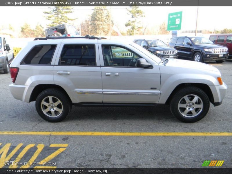 Bright Silver Metallic / Medium Slate Gray/Dark Slate Gray 2009 Jeep Grand Cherokee Laredo 4x4
