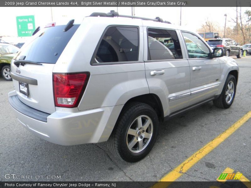 Bright Silver Metallic / Medium Slate Gray/Dark Slate Gray 2009 Jeep Grand Cherokee Laredo 4x4