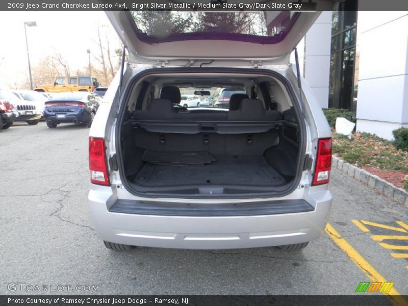 Bright Silver Metallic / Medium Slate Gray/Dark Slate Gray 2009 Jeep Grand Cherokee Laredo 4x4