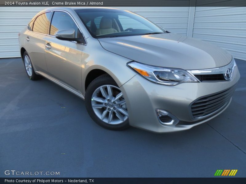 Front 3/4 View of 2014 Avalon XLE
